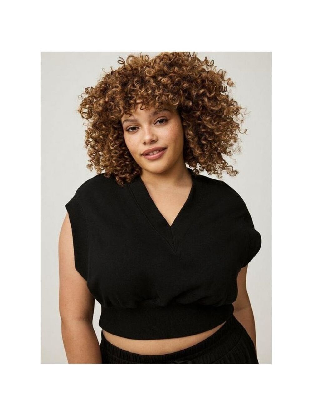 Torrid Sleeveless Cropped V-Neck Active Pullover Size 1X